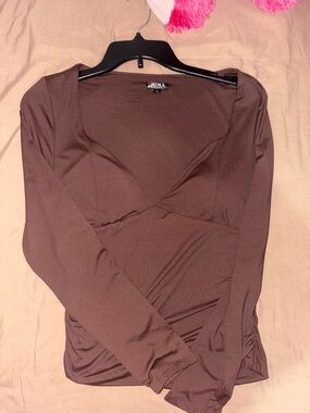 Long-Sleeve V-Neck Top in Brown